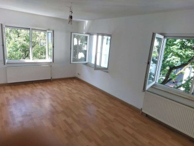 Schicke, helle 2 ZW- im 2.OG direkt in der City von Hanau!
