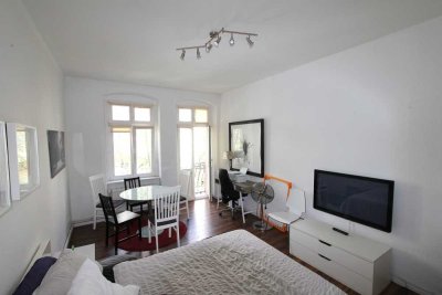 SCHÖNE 2-ZI ALTBAU WOHNUNG IM 2.OG MIT AUFZUG IM SAMARITERVIERTEL/FRIEDRICHSHAIN!