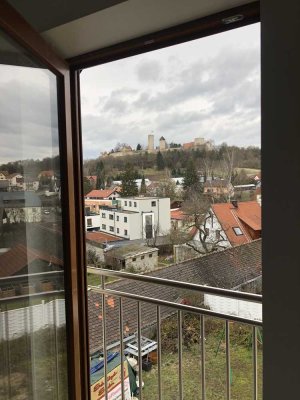 Sehr schöne DG Wohnung mit tollen Ausblick evtl. mit KFZ Stellplatz