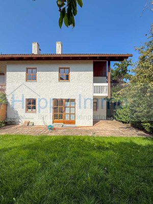 Personenlift / bezugsfreie DHH / ca. 228 qm Wfl. / Dachstudio / EBK / Garage / Bezugsfrei