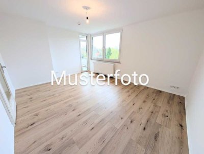 **Wohn(t)raum: +frisch renoviert +neues Bad +Balkon +eigenes Gartenabteil**