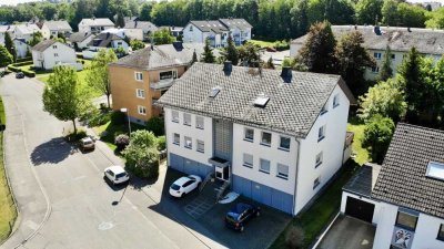 Dachgeschosswohnung in Emmelshausen Henchenstraße zu vermieten.