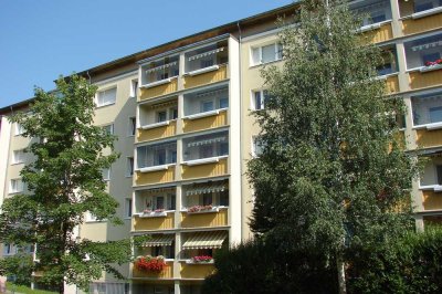 wird neu saniert! 3-Raum Wohnung mit elektr. Durchlauferhitzer!