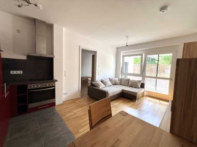 Helle und komplett möblierte 2-Zimmer-Wohnung mit sonniger Terrasse