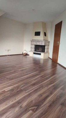 Helle 2,5 Raum-Wohnung mit EBK und Kamin in MH-Holthausen/Heißen!