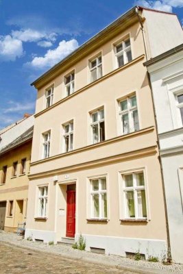 Im Herzen der Stadt: 3-Zimmer-Wohnung mit Badewanne