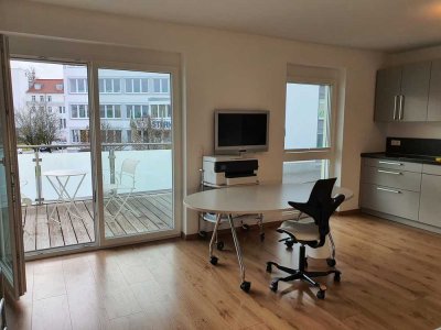 Helle 2-Zimmer-Wohnung mit Balkon und EBK in Top Lage