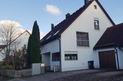 Idyllische, großflächige Doppelhaushälfte mit Garten in Bergkirchen-Feldgeding
