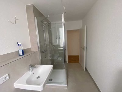 Sofort beziehbar: Hochwertig sanierte 3‑Zimmer‑Wohnung mit sonnigem Balkon in Stadtfeld