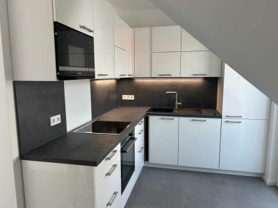 Egelsbach, Penthouse-Feeling hochwertig,  ausgestattete 3-Zimmerwohnung, Balkon, Einbauküche, Garage