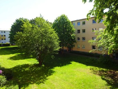 Zum selber gestalten: Unrenovierte 3-Zi.-Whg. mit Balkon und Tageslichtbad mit Wanne in Leherheide