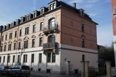 2-Zimmer-Wohnung im 1. OG mit Wintergarten in einem ruhigen kleinen Gartenhaus