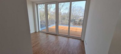 Geschmackvolle 3-Zimmer-Penthouse-Wohnung mit gehobener Innenausstattung und EBK in Erkner