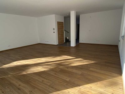 Modernes Haus in Top Lage in Deggendorf, mit SmartHome u. Wärmepumpe