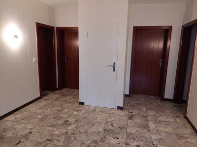 Gepflegte 5-Zimmer Wohnung mit Garage in Heinsberg