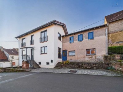 **Modernes Einfamilienhaus mit Ausbaufläche, gr. Scheune, Gartengrundstück + idyllischer Wiesenfläch