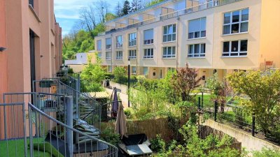 Wie im eigenen Haus: Tolle Maisonettewohnung: 5 1/2 Zimmer mit Terrasse und kl. Garten