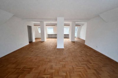 Elegante 2-Zimmer Maisonette-Wohnung in der Düsseldorfer Altstadt