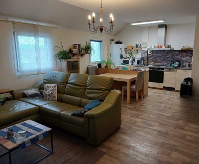 Neuwertige 2 Zimmer Wohnung mit großer Loggia und guter Energieklasse