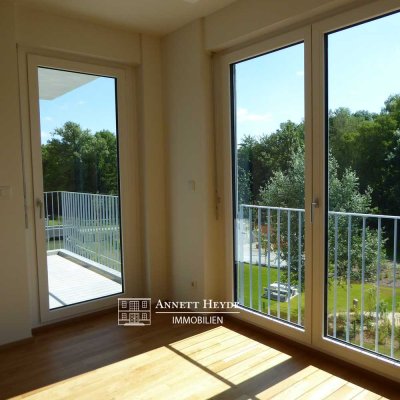 Schwabing-Freimann mit Blick auf den Garchinger Mühlbach: Neuwertige 2-Zi.-Whg. im 3. OG