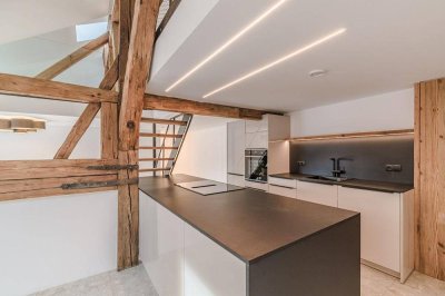 Extravagante Dachgeschoss-Maisonette im Palais Tannenberg