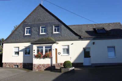 3-Zimmer Wohnung im 2. OG mit EBK in Ellern (Hunsrück)