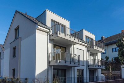 Helle neuwertige 2-Zimmer Dachgeschosswohnung mit Balkon in Mainz-Hechtsheim