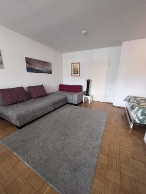 sonnige helle 1,5-Zimmer-Wohnung mit Balkon und EBK in Putzbrunn