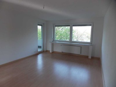 Moderne 2,5 Zi-Wohnung mit großem Balkon !