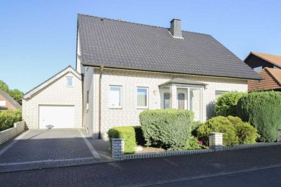 Wohnträume leben: Gehobenes Einfamilienhaus mit Garten, Sauna und Garage in Rüthen-Oestereiden