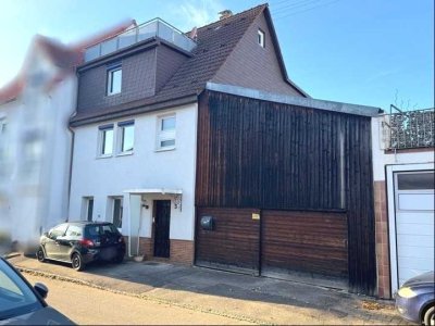 1-2-Familienhaus
mit
Ausbaupotential