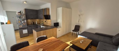 Stilvolle 2-Zimmer-Altbauwohnung nahe Schönbrunn – sonnig, hochwertig &amp; sofort bezugsfertig