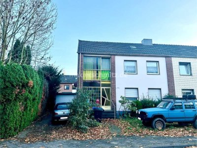 ZWEIFAMILIENHAUS MIT ENTWICKLUNGSPOTENTIAL IN BEGEHRTER LAGE