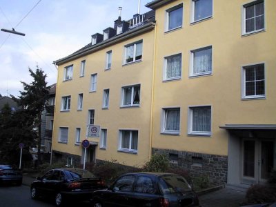 Erstbezug nach Sanierung: 2-Zi-Wohnung mit Balkon Nähe Barmer Anlagen