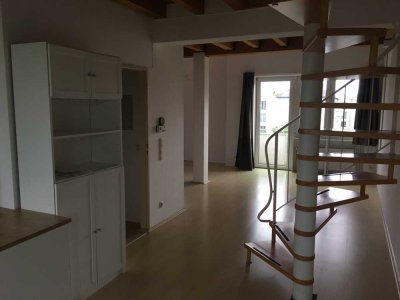 Traumhafte 2 Zimmer Galerie Wohnung, ideal für Paare in Laim