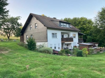 Geräumiges, preiswertes und gepflegtes 14-Raum-Mehrfamilienhaus