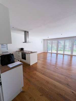 Geräumige Maisonette Wohnung inkl. Einbauküche, Terrasse, Garten und TG-Platz KOSTENLOS - Top H05