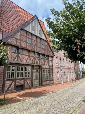 Exklusive, geräumige 2-Zimmer-Wohnung mit Balkon über den Dächern von Rendsburg