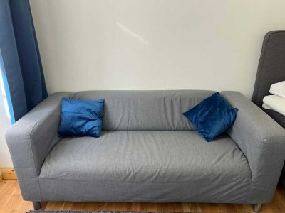 Möblierte 4-Zimmer-Wohnung mit Aufzug — ideal als WG, alle Zimmer abschließbar
