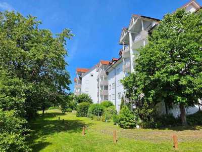 Moderne Komfortwohnung mit Balkon, Einbauküche, TG-Stellplatz und Carport!