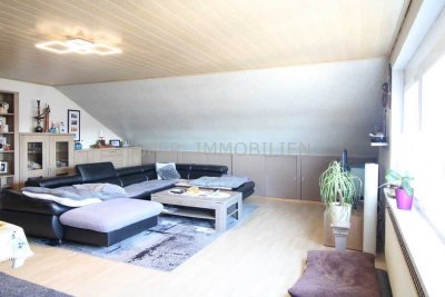 Gemütliche Dachgeschosswohnung mit Einbauküche - ca. 75 m² im 3. OG