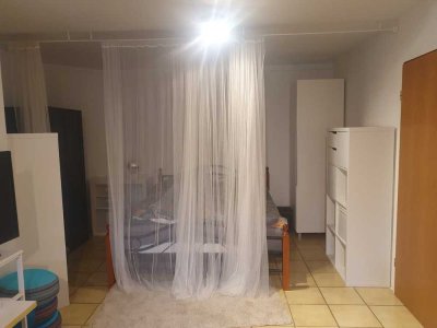 Gemütliches 30m² Souterrain-Zimmer mit Bad, eigenem Eingang & Gartenanteil ab 01.06.