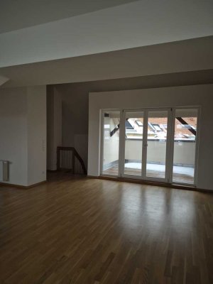 ++ GUTSCHEIN // Hochwertige 4 Zi. Maisonette DG WE rechts// Balkon und Loggia // EBK möglich  ++