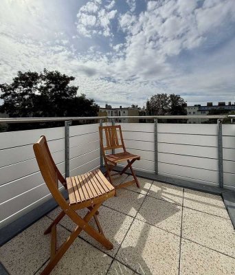 Penthouse mit Balkon - vollständig möblierte 2-Zimmer-Wohnung inkl. Küche und PKW-Stellplatz
