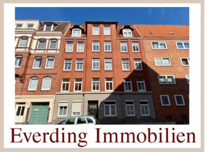Charmante Altbau-Wohnung mit Balkon