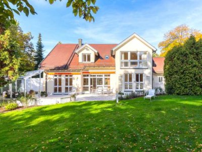 Villa mit 3.500 m² Grund in Bestlage Donauwörth - Park mit Altbaumbestand, bebaubar – provisionsfrei