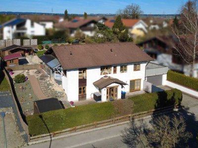 Teilmodernisiertes Einfamilienhaus mit traumhaftem Garten in beliebter Wohnlage