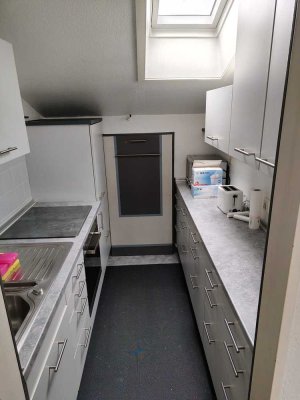 Helle möblierte 2-Zimmer-Wohnung mit Balkon in Neu-Ulm