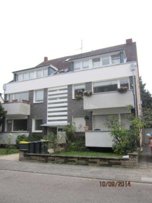 Sehr helle, behagliche 2 Zi mit großem Balkon in ruhiger Wohnlage