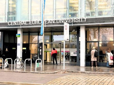 Saniertes Studentenapartment Nähe U1